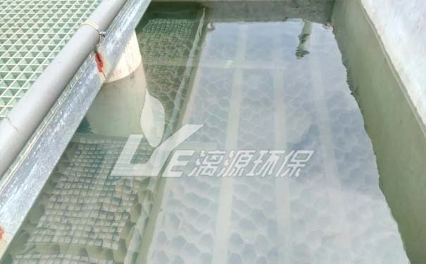 隨著工業(yè)污水排放的增加，工業(yè)水處理行業(yè)逐漸發(fā)展，工業(yè)污水處理設(shè)備在一定程度上緩解了工業(yè)污水給環(huán)境帶來的壓力。漓源環(huán)保小編和大家聊一聊工業(yè)污水處理設(shè)備價(jià)格是多少？